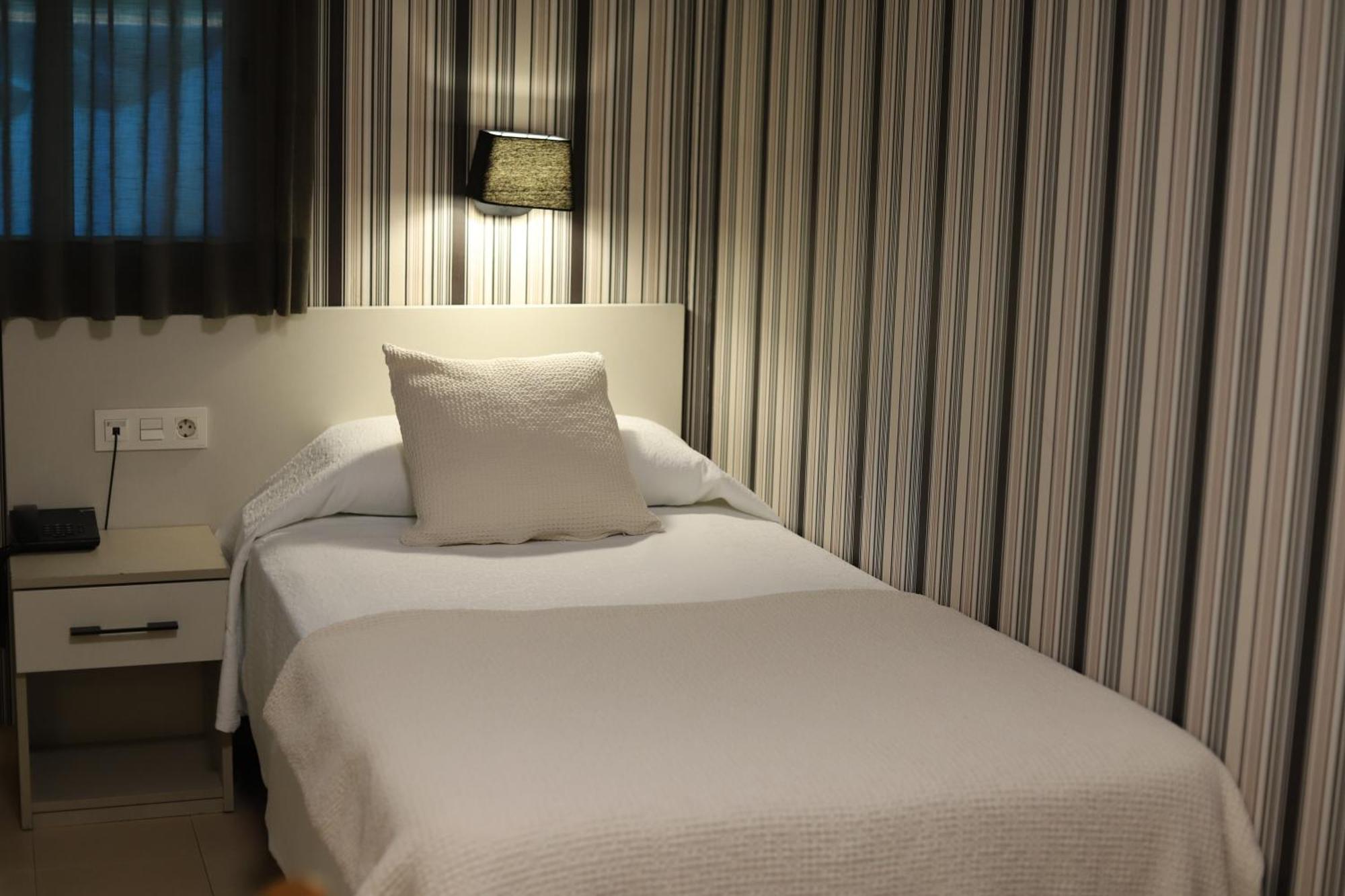 New Hotel Colon Mataro Exterior photo